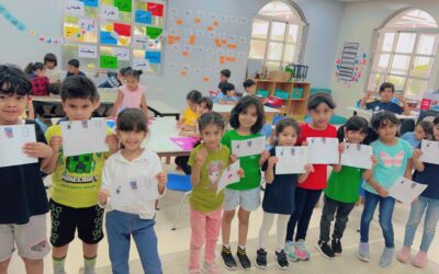 The joy of the little ones when they get their activities done .فرحة الصغار عندما ينجزون أنشطتهم