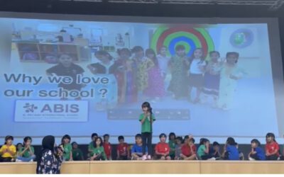 Moments of confidence and enthusiasm in the last assembly  on  the stage of kg2 studentsلحظات من الثقة و الحماس من طلبة التمهيدي في أخر إذاعة على خشبة المسرح هذا العام