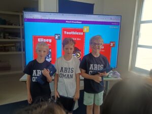 🎁 Distribution of Gifts to the Winners 🎉Arabic